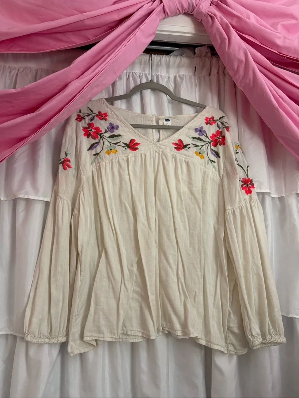 Old Navy Floral Long Sleeve Embroidered Blouse size XL - Picture 2 of 3